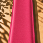 Striking fuchsia jacquard with a silky touch and radiant finish - Jacquard Silk (JD10x2)