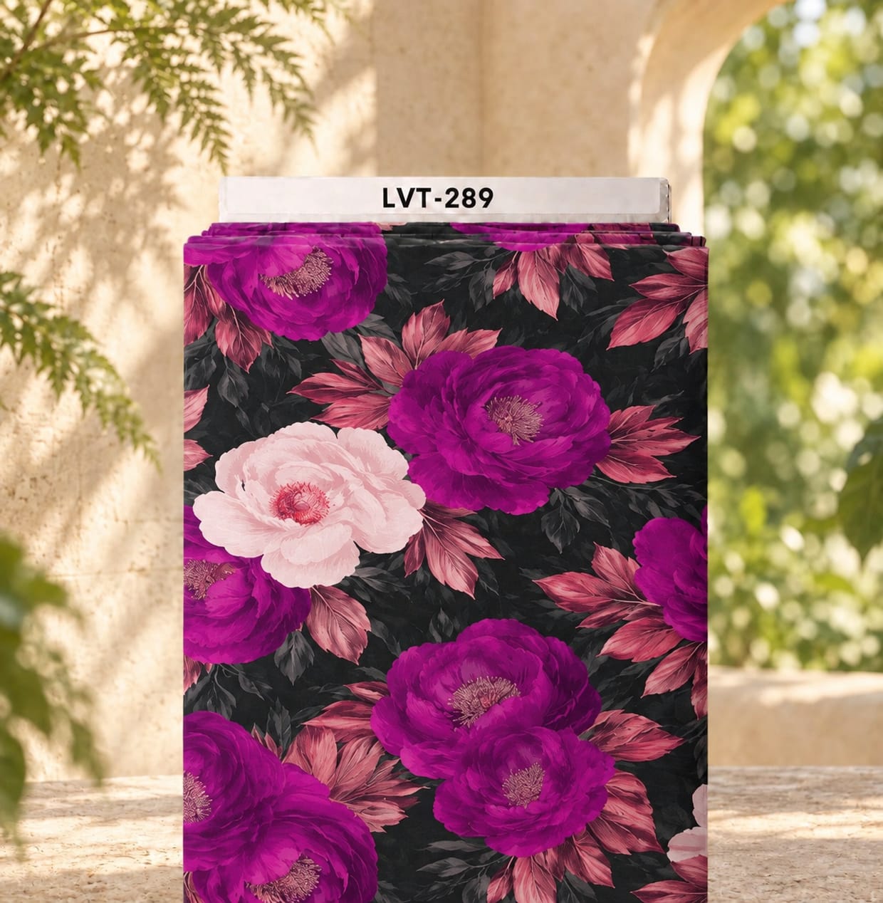 18d8e0b8-e12a-403a-8c96-7221edfa79ef Bold floral design with rich magenta and soft blush blooms, rose-toned foliage, and deep charcoal leaves on a black background. - الصورة 1
