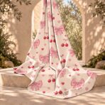 ⁦Cute pink bows, cherries and tiny hearts on a soft cream background.⁩ - الصورة ⁦2⁩